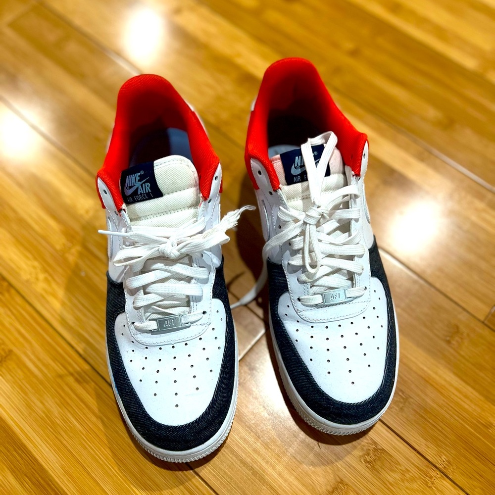 NIKE AIR FORCE 1